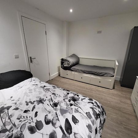 Private Room Near Central Ideal For City Explorers London Eksteriør billede